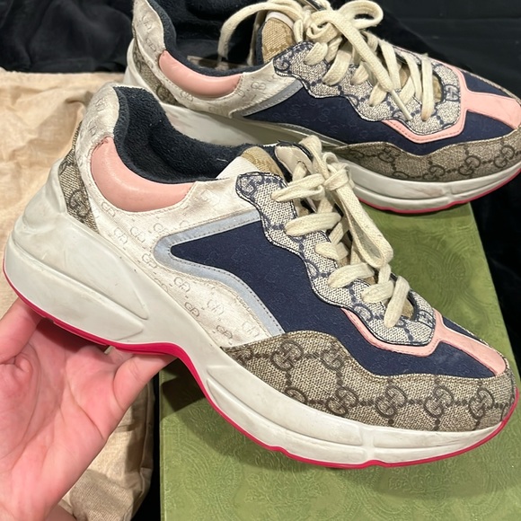 Gucci Sneakers - Picture 1 of 4